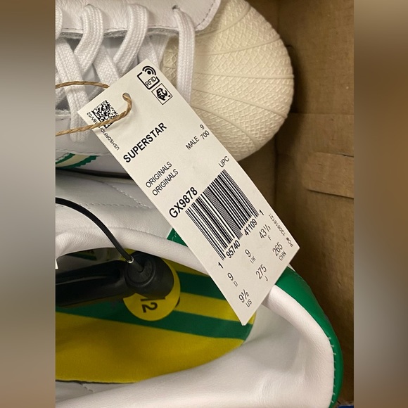 💚NWT Adidas Originals Superstar Team Colors - White/Green Sizes 7, 9.5 or 10 - Picture 4 of 14